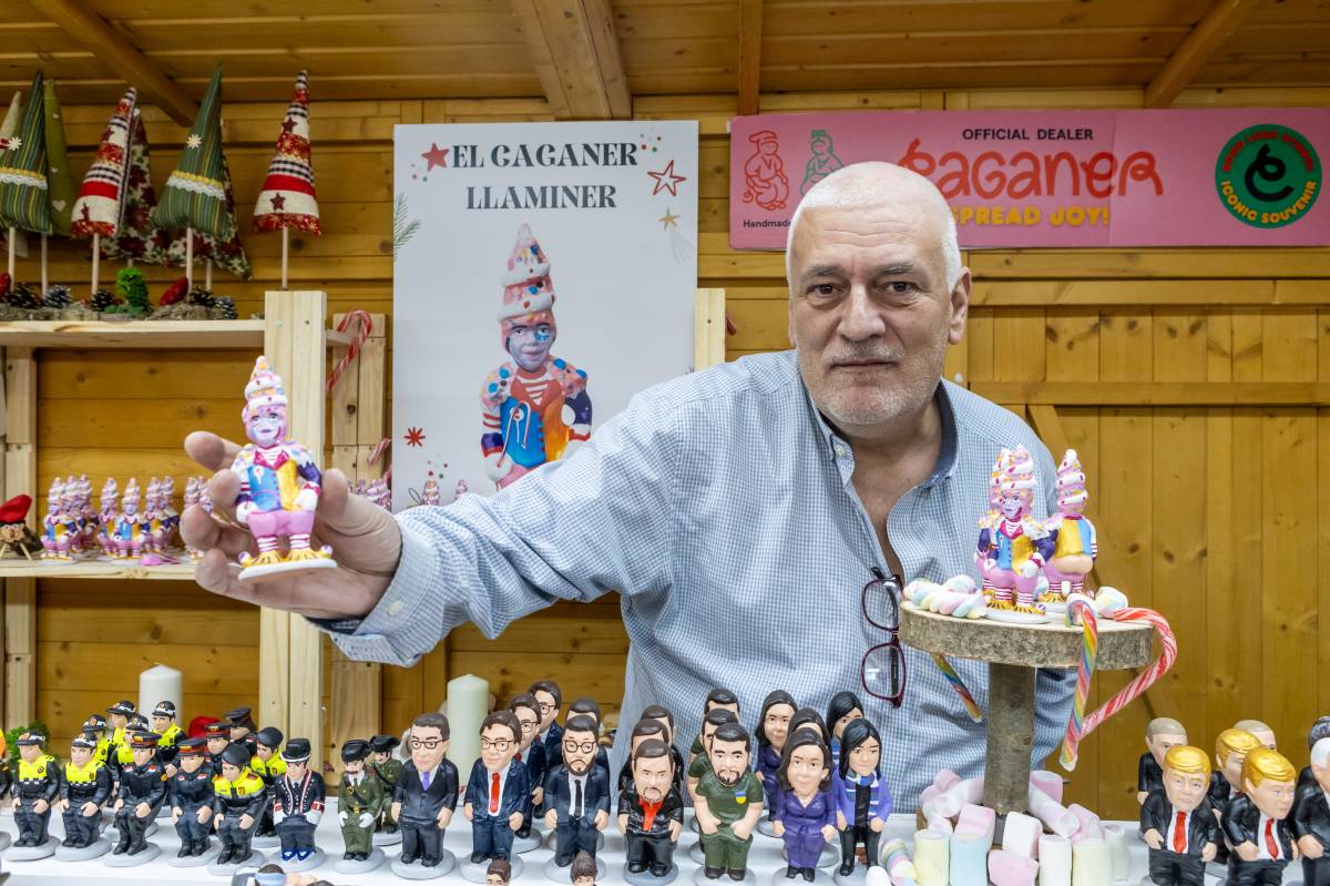 El caganer del Llaminer ja viatja arreu del món