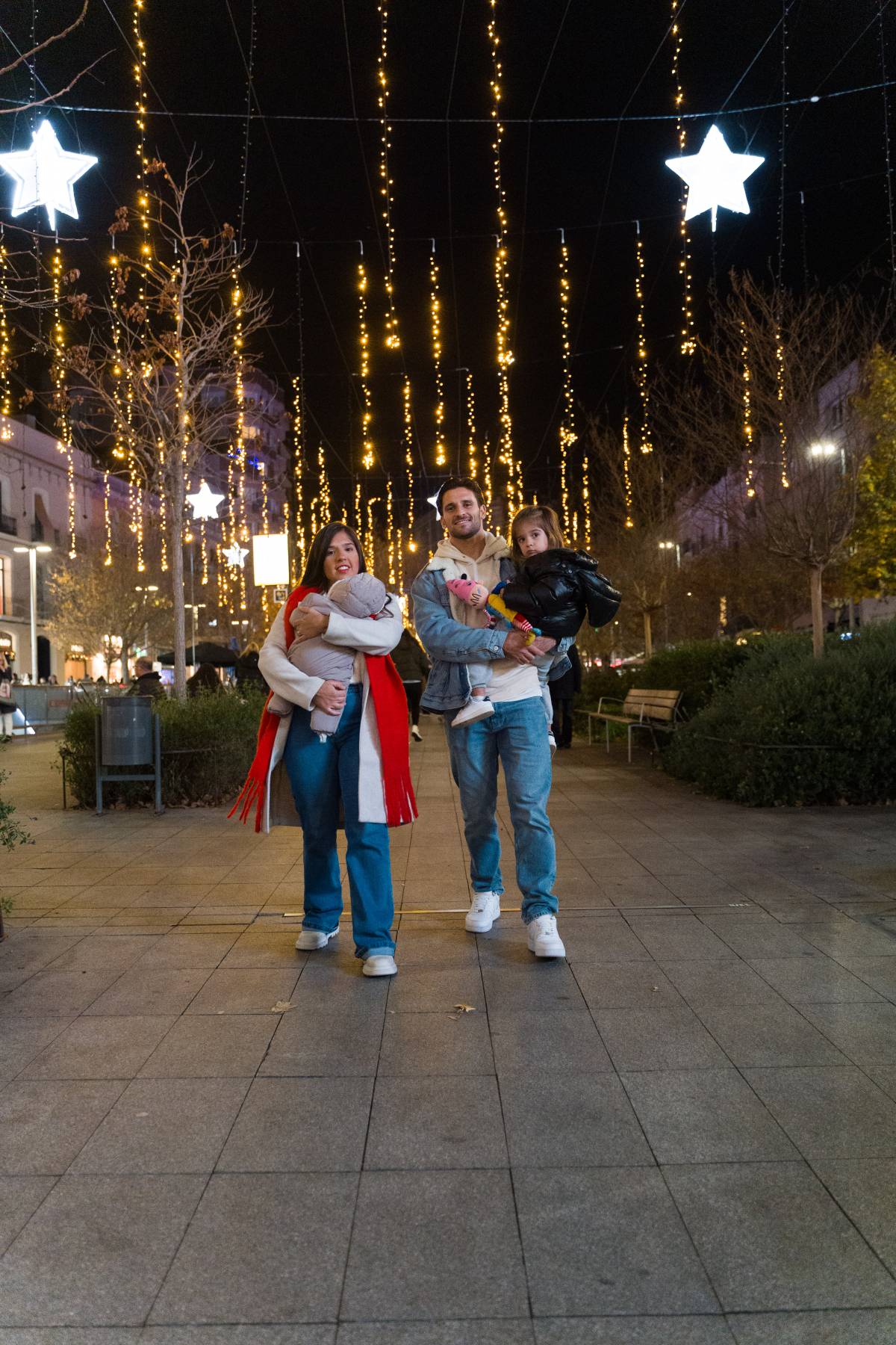 Plegats passejant pel Passeig de la Plaça Major