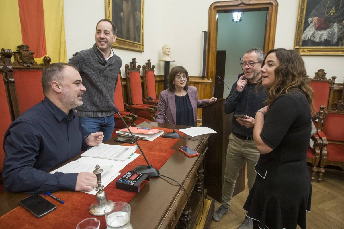 Front contra el tancament de línies escolars