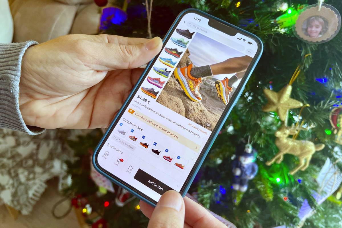 Els Mossos alerten d'un increment d'estafes en línia per Nadal: aquestes són les mes freqüents