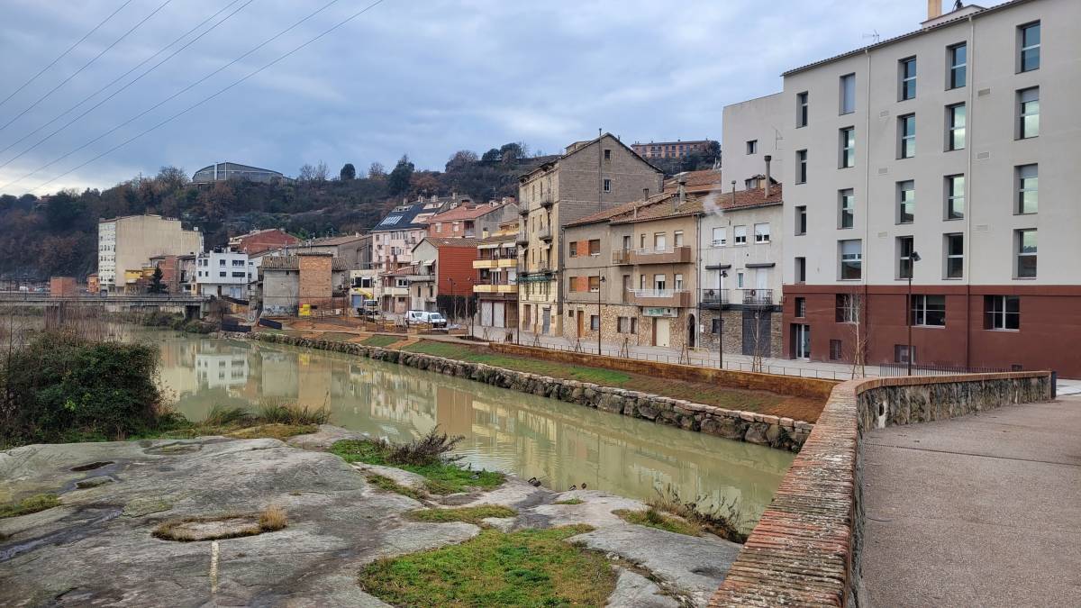 Gironella culmina la transformació del carrer del Riu i ja pensa en les pròximes fases