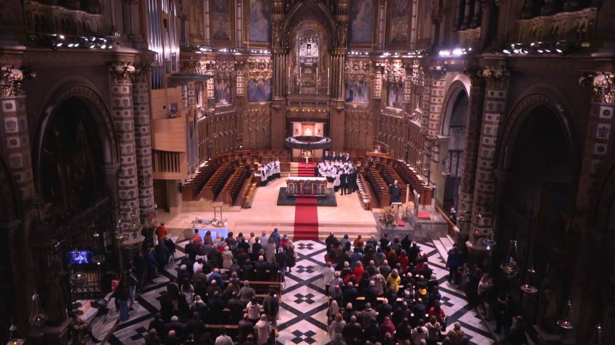 Montserrat obre reserves i emissions per seguir la litúrgia de Nadal amb la comunitat