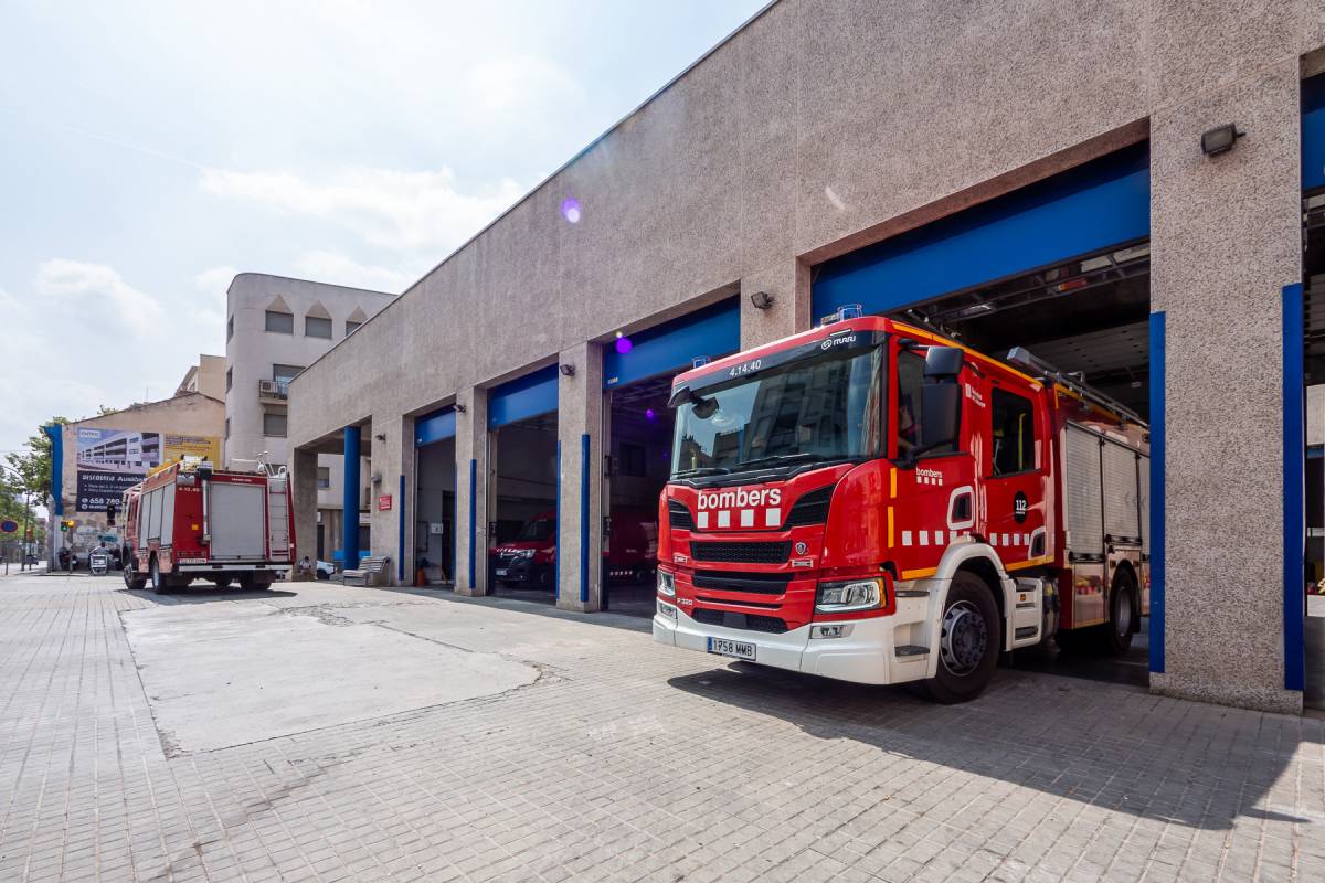 Ensurt per l'incendi d'una campana extractora en un habitatge del centre de Sabadell