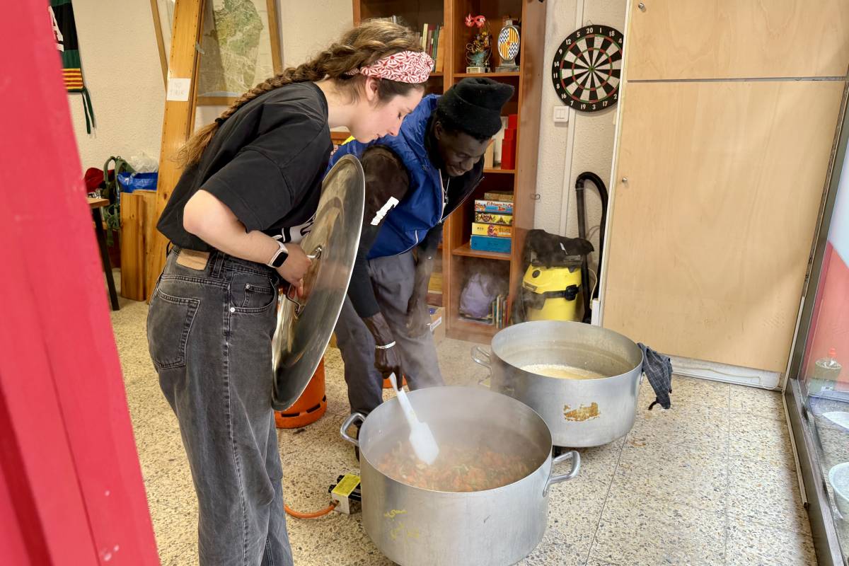 Una entitat de Cardedeu prepara àpats calents per als desallotjats de Badalona