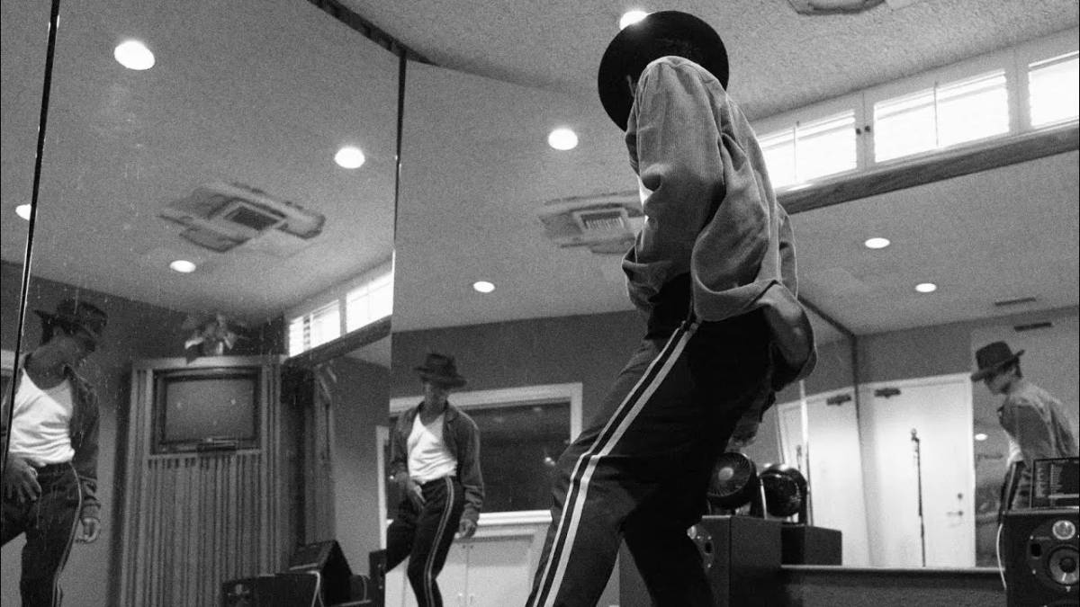 Una de les poques imatges promocionals que hem pogut veure del biopic de Michael Jackson