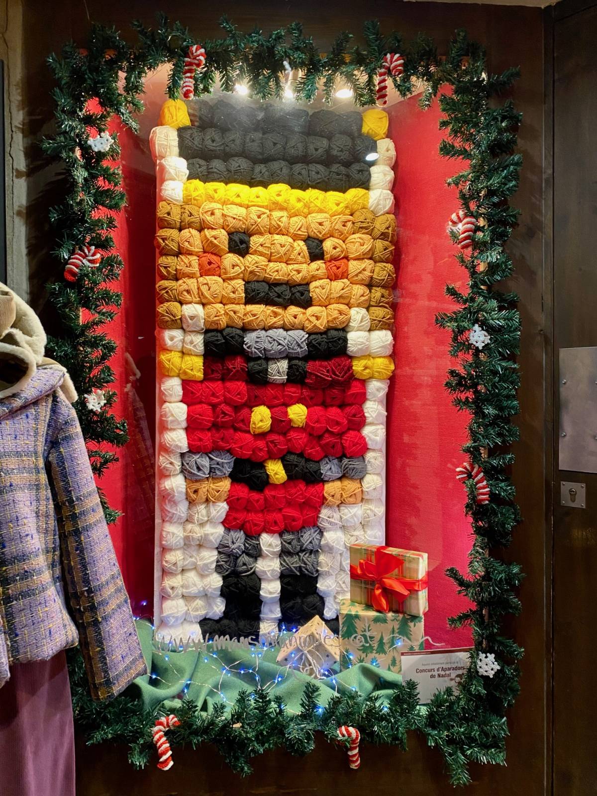 El primer premi del divuitè Concurs d'aparadors per Nadal de Solsona - 