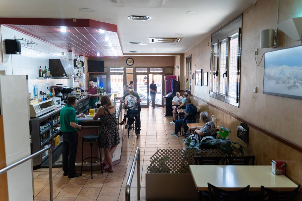 Més de 300 establiments no compleixen amb la normativa de l'ús del català a Sabadell: 