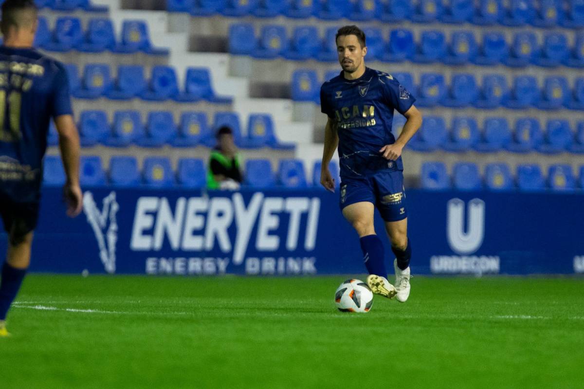 El Terrassa FC fitxa el migcampista del Sabadell Sergio Cortés