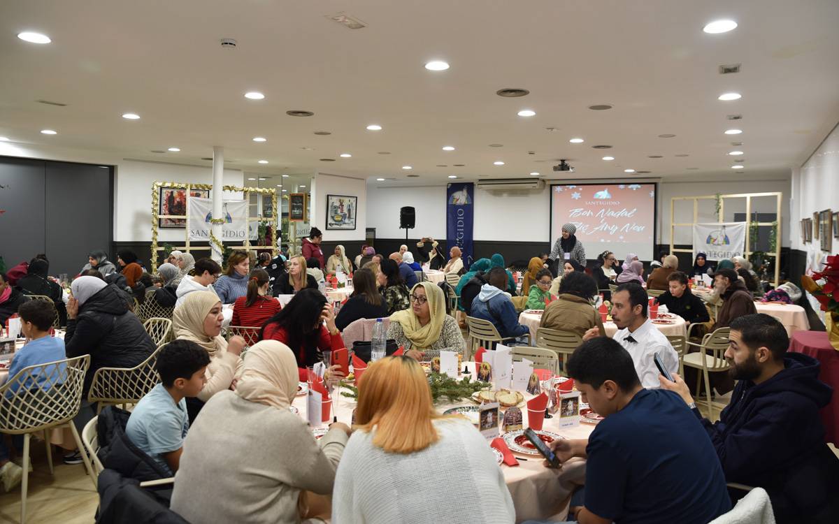 Sant'Egidio atén 300 persones en el dinar de Nadal de Manresa