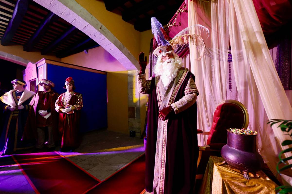 L`Ambaixador Reial ja s`ha instal·lat a la Casa Duran - Juanma Peláez L`Ambaixador Reial ja s`ha instal·lat a la Casa Duran