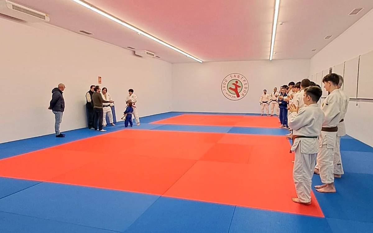 La sala tatami del pavelló Rafa Martínez rep un reconeixement històric pel judo a Santpedor