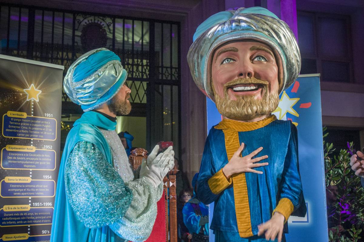 Terrassa rep el Xiu-Xiu amb un capgròs i un espai al pessebre