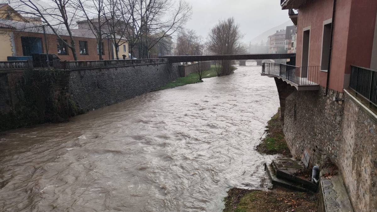 La llevantada augmenta el cabal del Ter, el Fluvià, la Muga i el Manol fins a nivells de risc