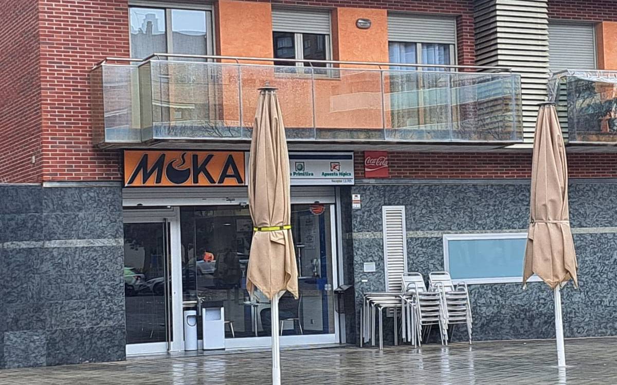 El bar Moka abaixa la persiana després de més de setanta anys d'història i tres generacions
