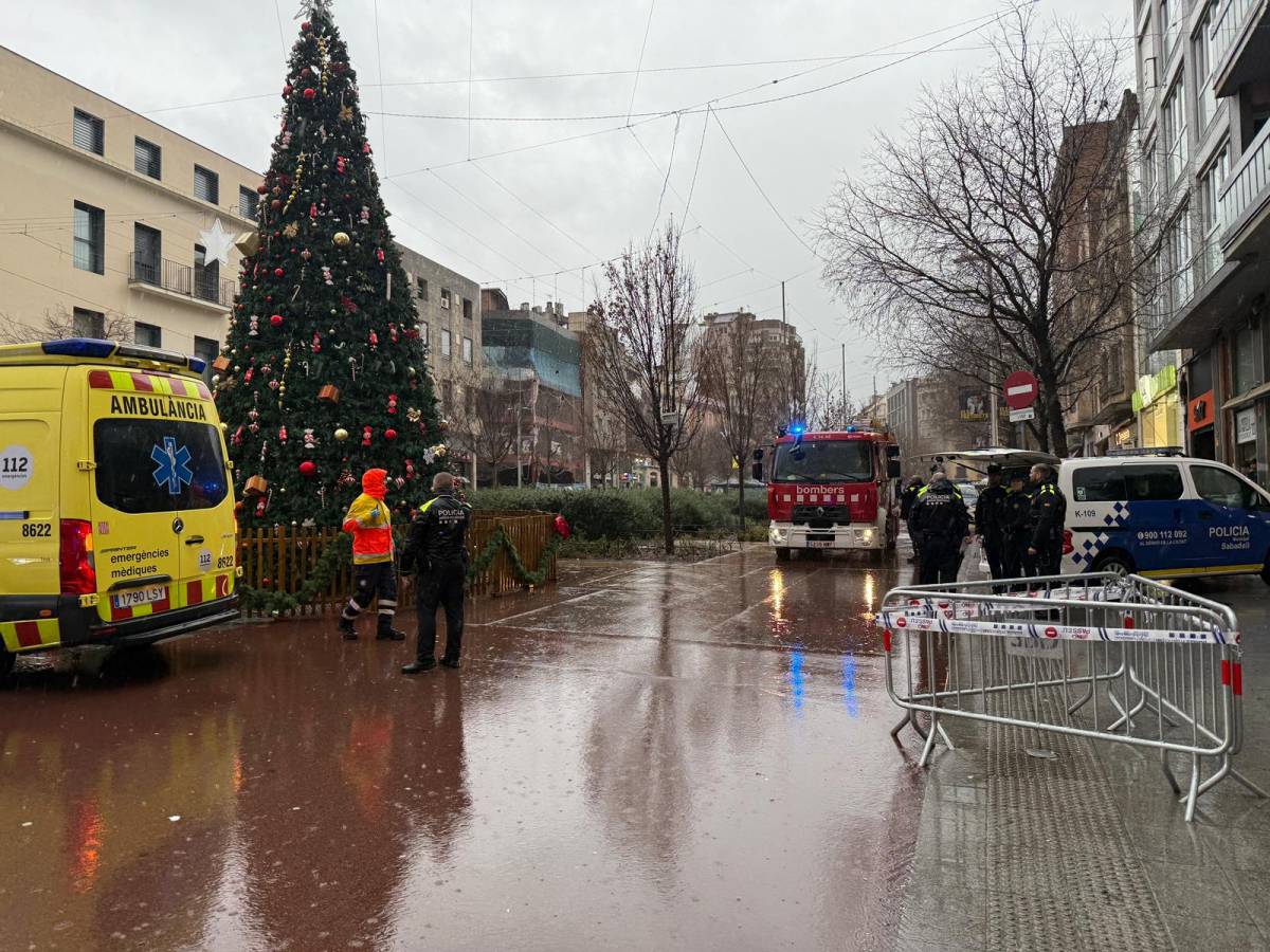 Els cossos d`emergències s`han desplaçat fins al lloc del succés - D.S. Els cossos d`emergències s`han desplaçat fins al lloc del succés
