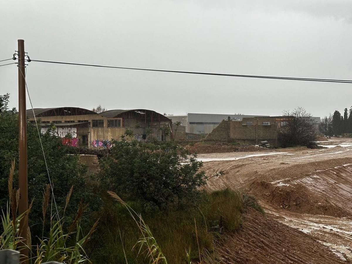 El temporal de pluges es desplaça al País Valencià i activen l'alerta vermella per risc d'inundació