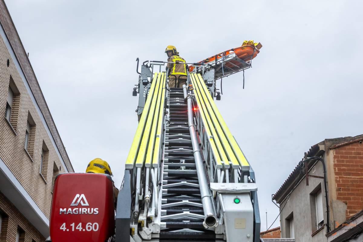 Rescat amb grua dels bombers