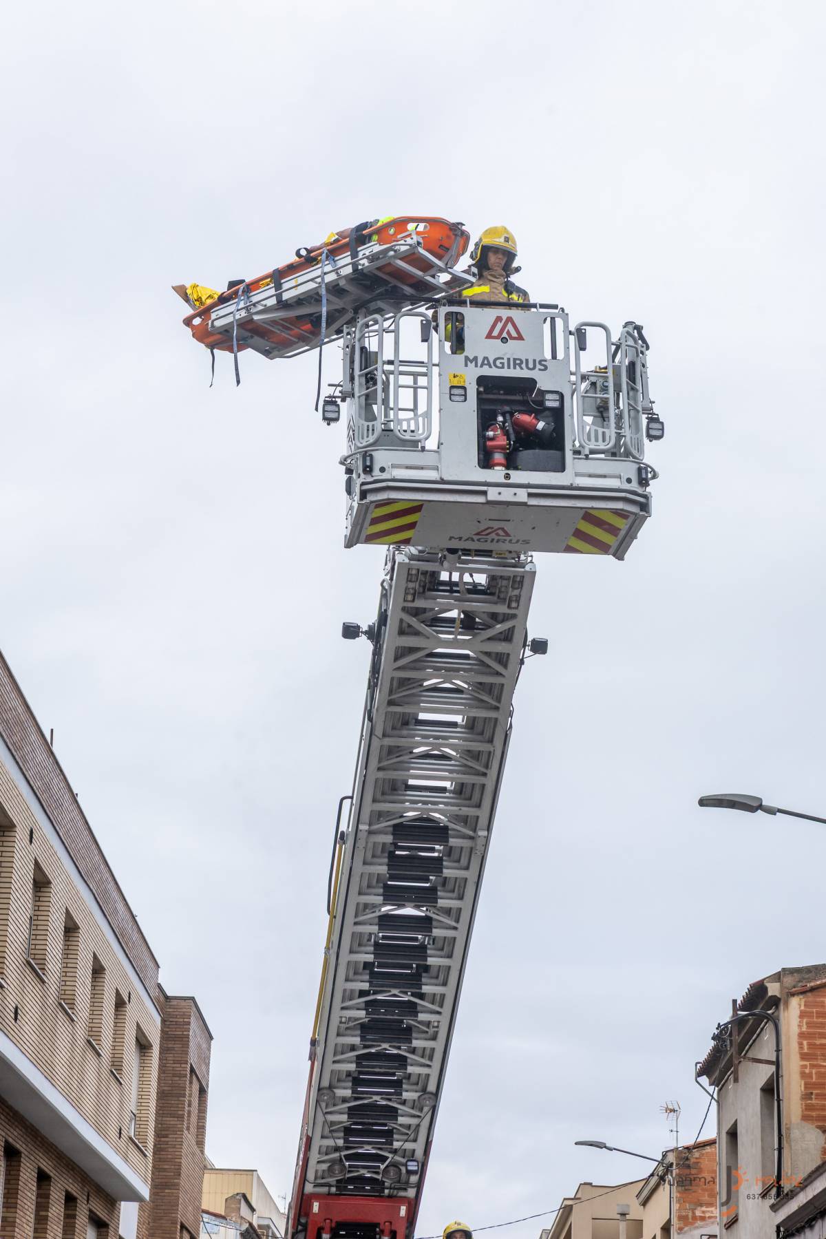Rescat amb grua dels bombers