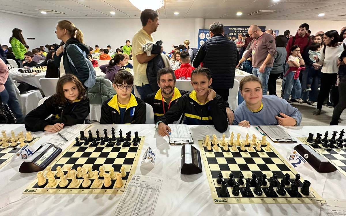 La manresana Carla Prieto, amb la selecció catalana sub12 a la Copa d'Espanya d'escacs