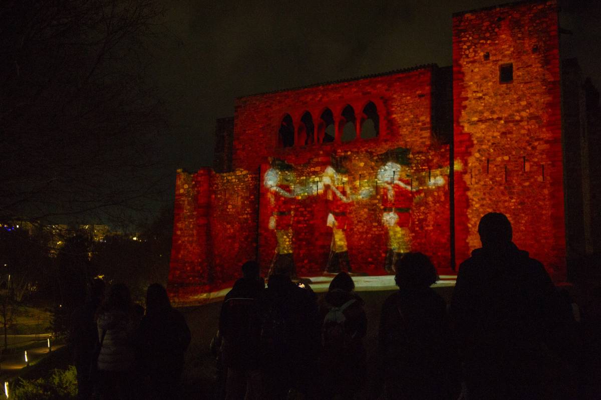 FOTOS | El castell que esdevé pantalla