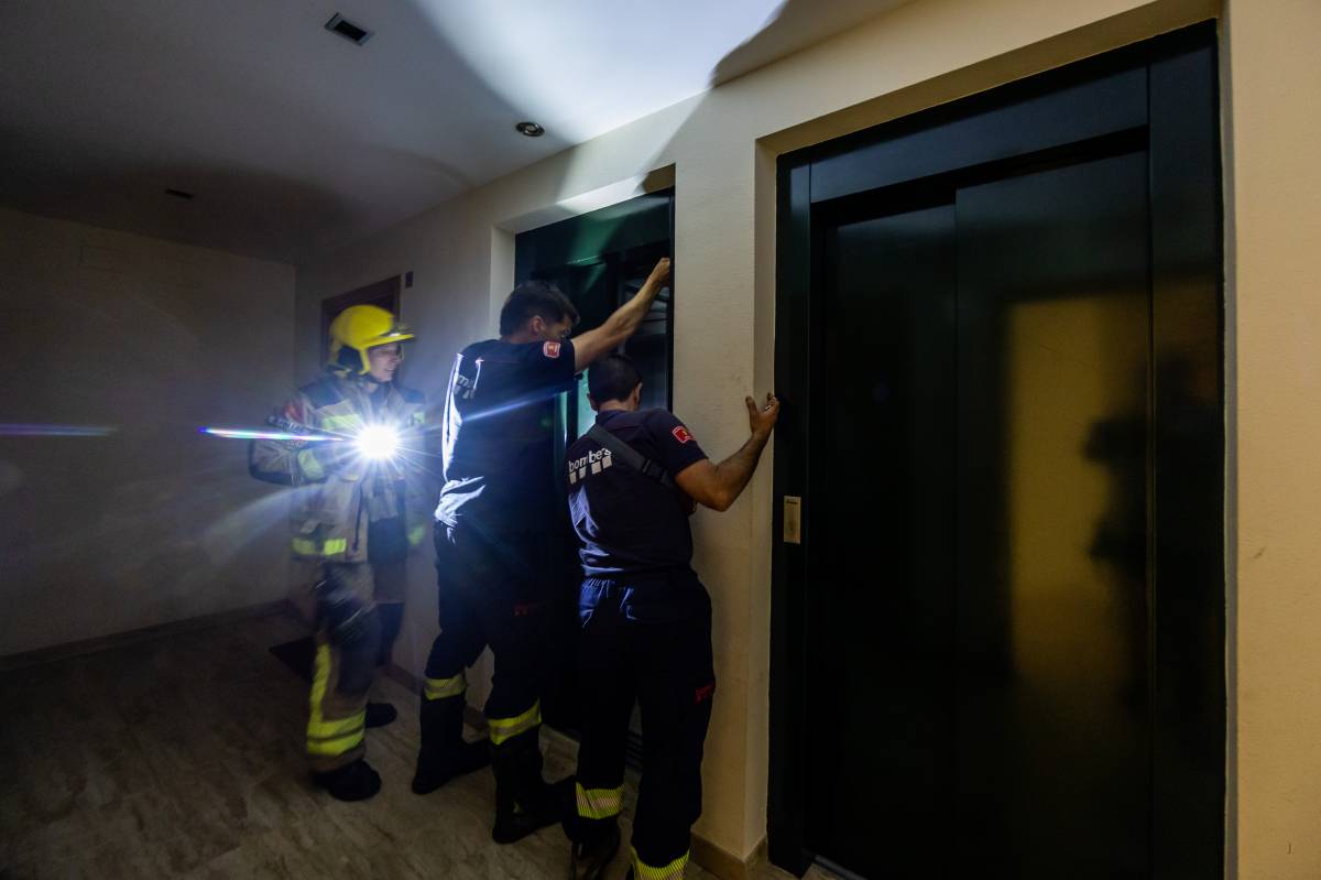 Apagada històrica - Juanma Peláez Apagada històrica