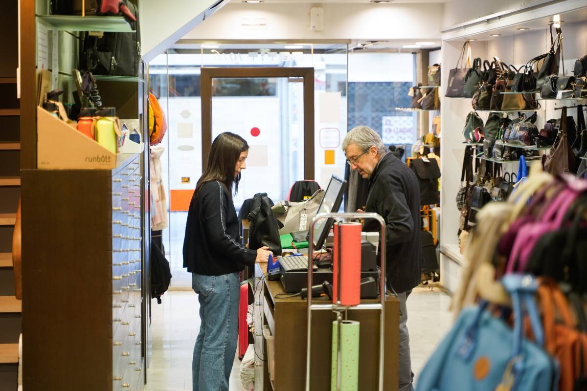 Cent anys darrere el taulell: els secrets dels comerços que no passen de moda a Sabadell