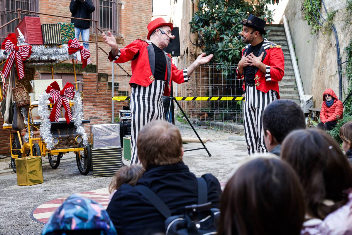 Malabars, humor i clowns que celebren el Nadal al Vapor Ros