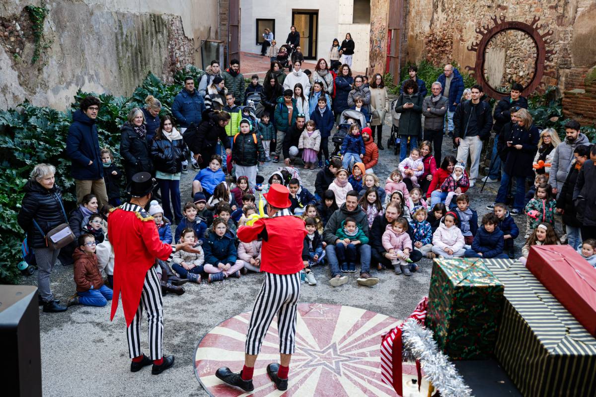 El públic aplegat al Vapor Ros - Lluís Clotet