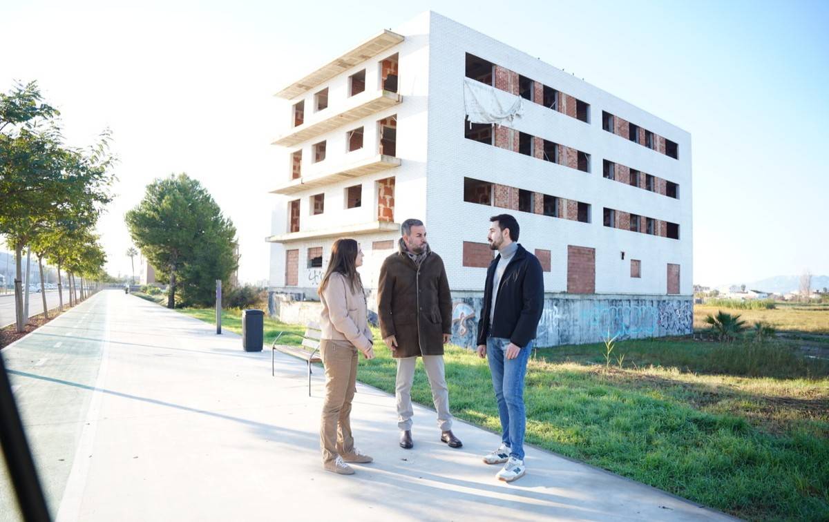 Deltebre modificarà el POUM per incorporar 400 habitatges d'edificis inacabats al mercat immobiliari
