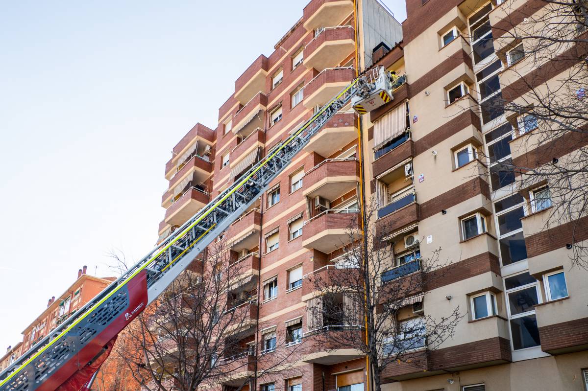 Rescat dels bombers amb autoescala - Juanma Peláez