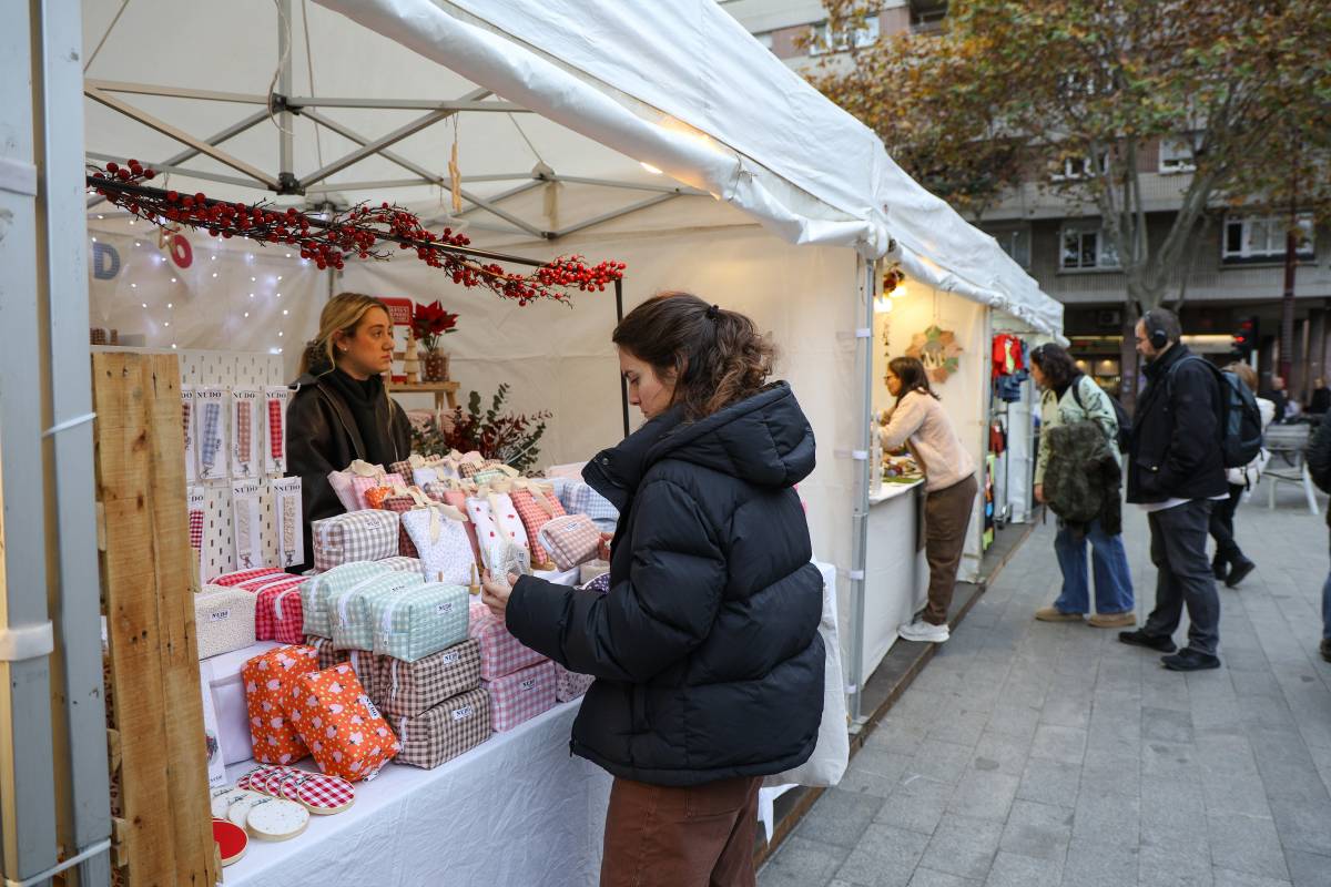Sara Marin a la seva parada, Nud?