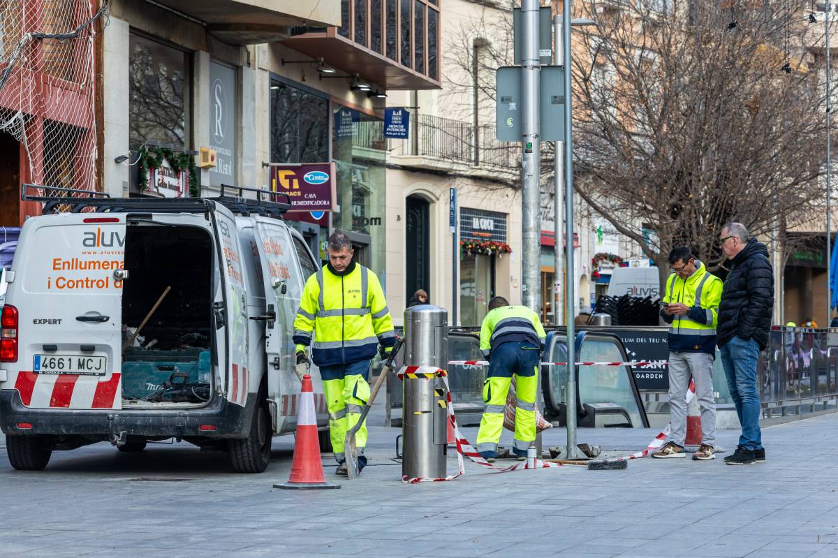 Revisió dels fanals al centre de Sabadell