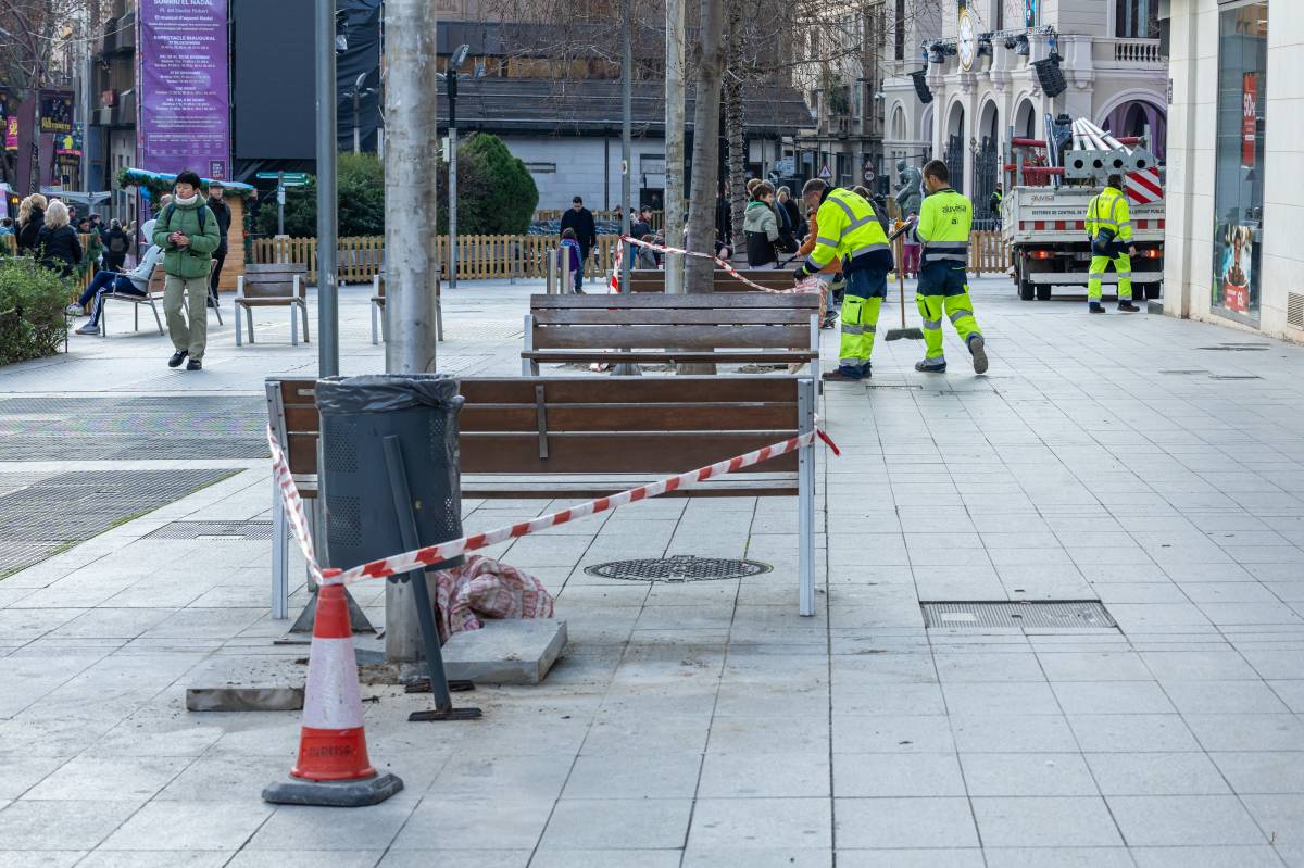Revisió dels fanals al centre de Sabadell