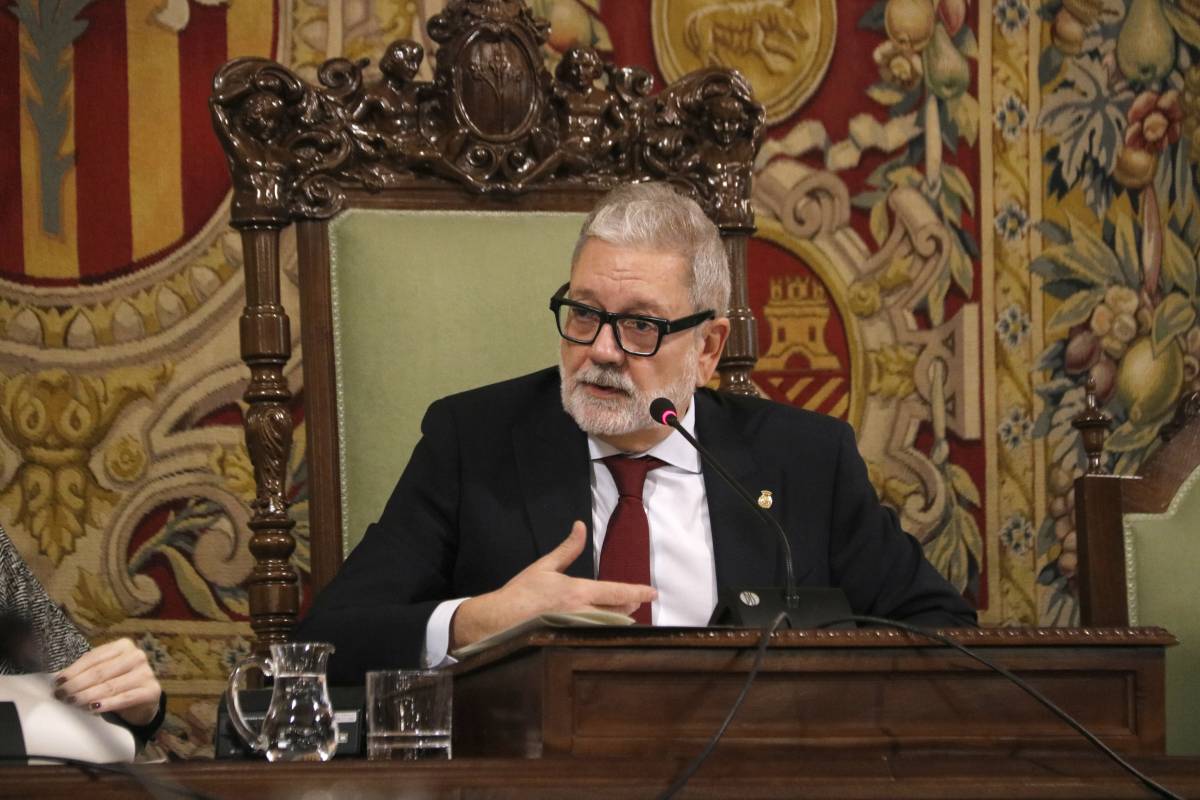 Larrosa perd la moció de confiança i podria deixar de ser alcalde si prospera un vot de censura