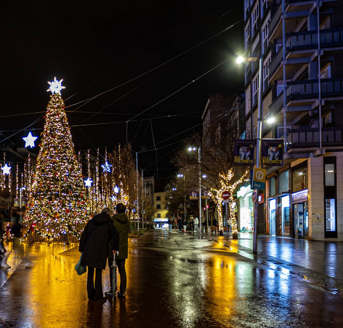 El fanal, inclinat la nit del 25 de desembre, va caure el dia 27 - Jordi Izard i Granados (cedida)