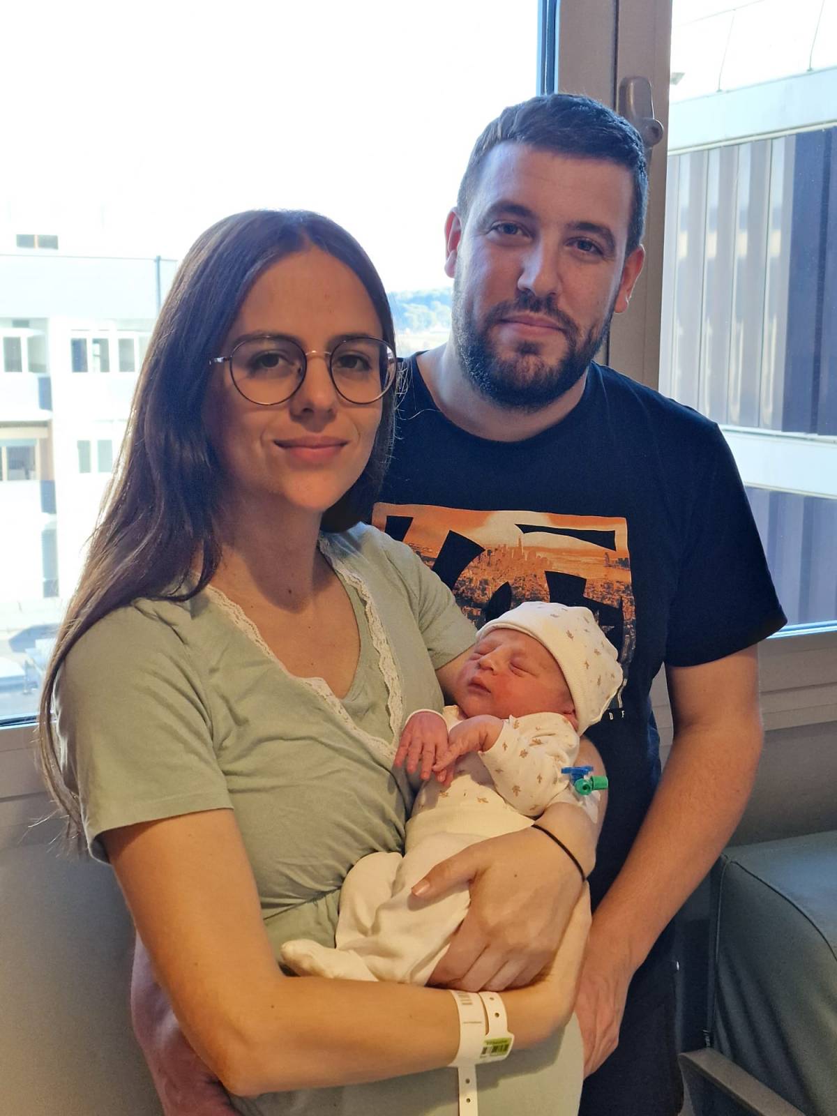 Ander i els seus pares - Hospital Parc Taulí (cedides) Ander i els seus pares