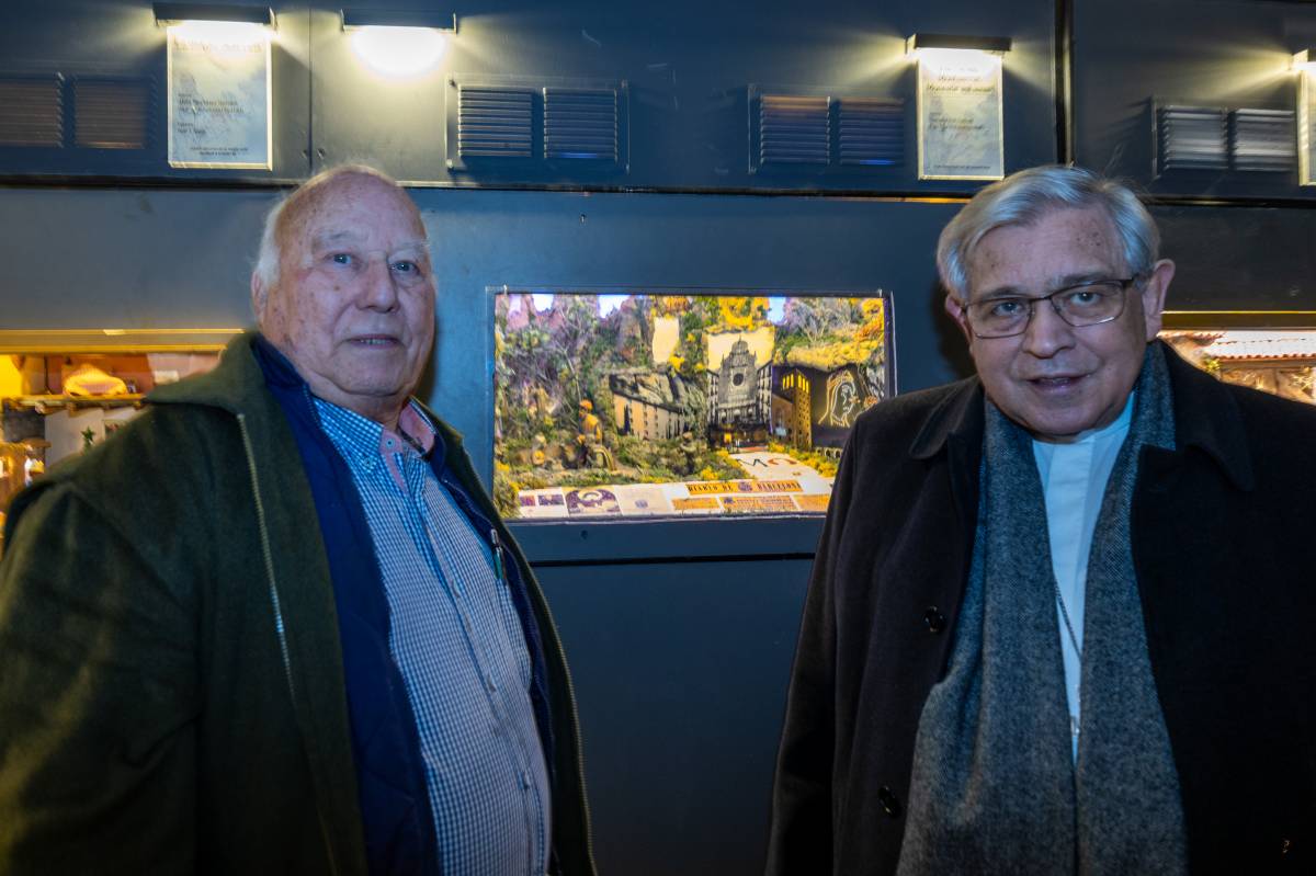 L’abat emèrit de Montserrat visita a Sabadell un pessebre dedicat al mil·lenari del monestir