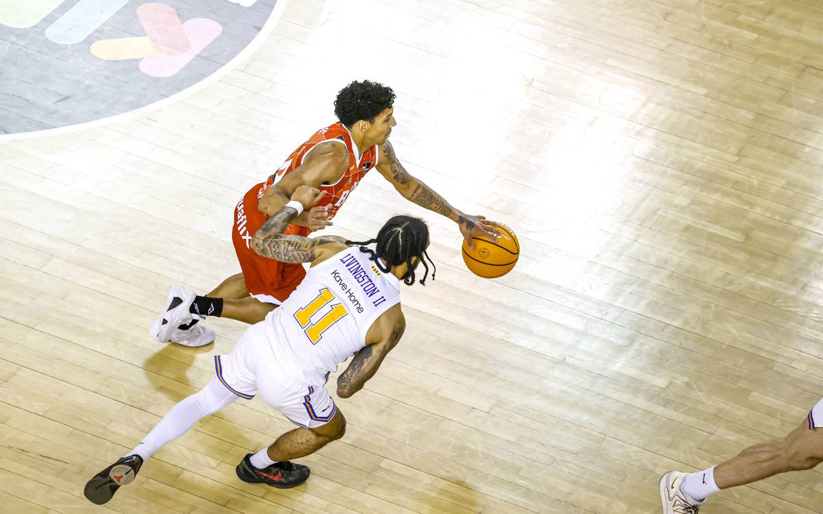 Eli Brooks pateix un edema articular al genoll