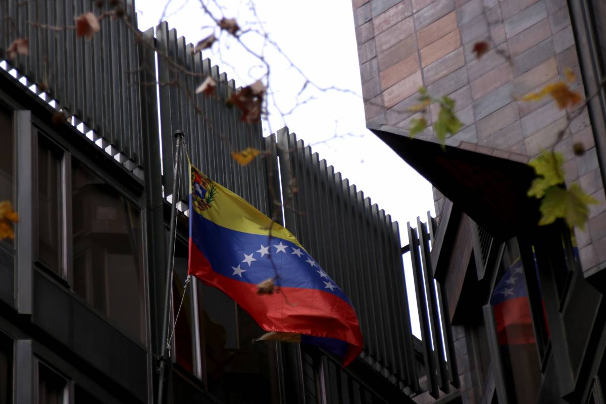 Espanya, el Brasil, Xile, Colòmbia, Mèxic i l'Uruguai rebutgen l'atac nord-americà a Veneçuela