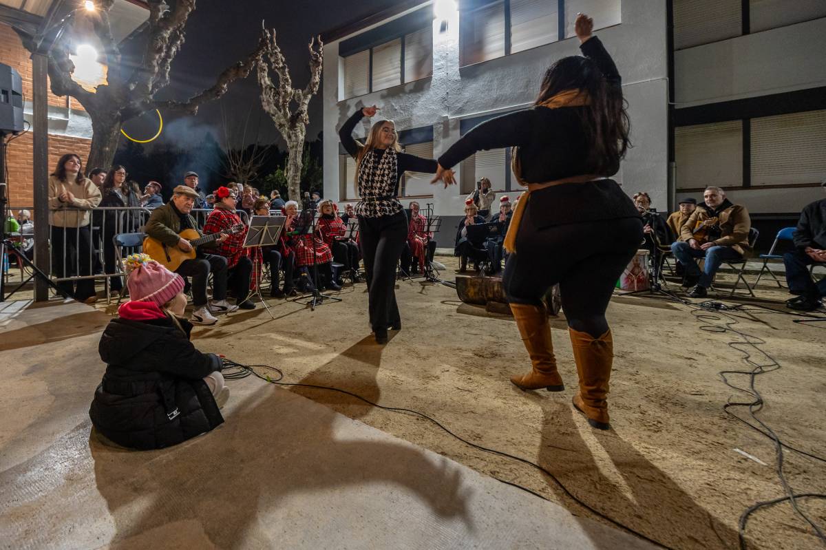 La celebració de la Zambomba i las migas populars al Poblenou de Sabadell - JUANMA PELÁEZ