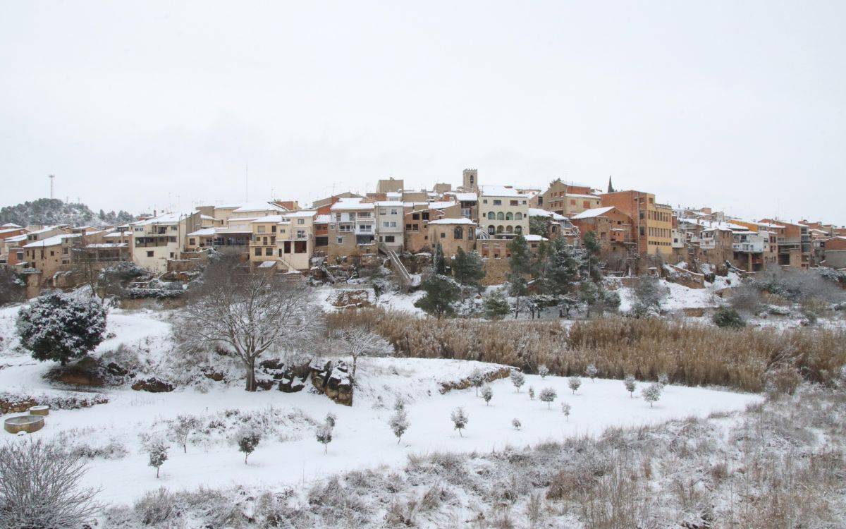 La neu protagonitza la vigília de Reis a Tarragona: gruixos de fins a 10 centímetres i imatges de postal 