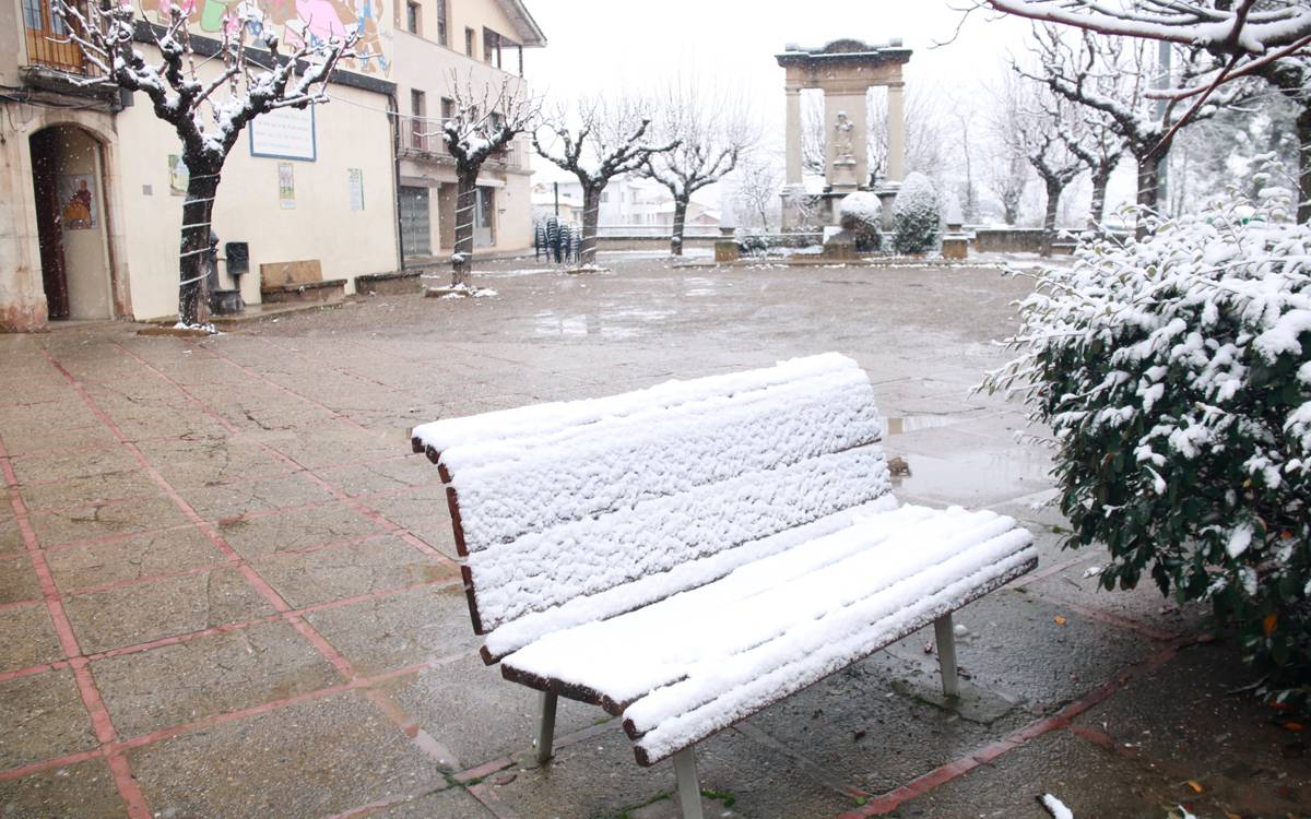 La nevada emblanquina diversos punts de la Catalunya Central