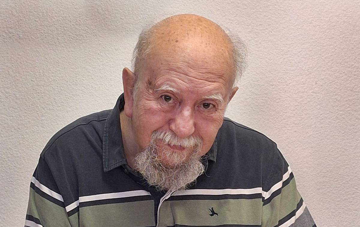 Quilo Martínez, poeta: "Vam albirar la primavera però ens la van tallar de soca-rel"