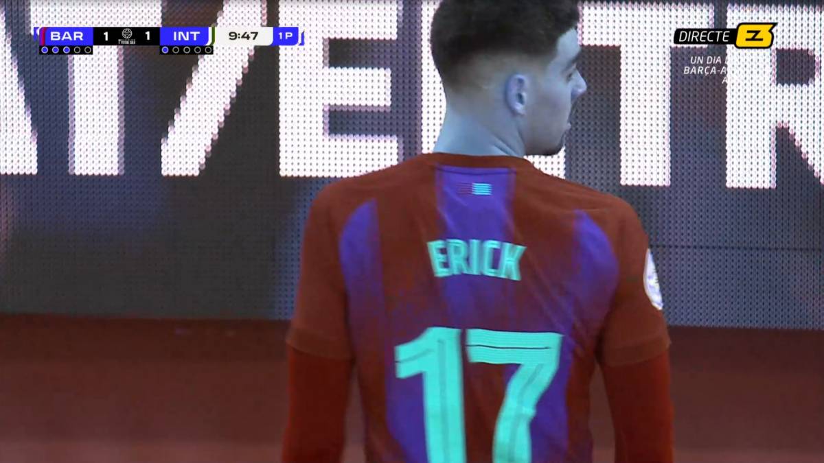 Error insòlit: L'emissió d'Esport3 amb un filtre blau i els comentaristes amb veu distorsionada