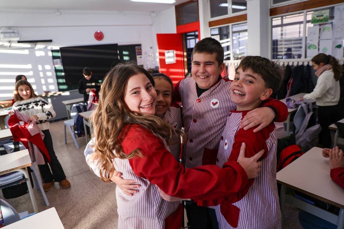 FOTOS | Marxen els Reis i tornen els amics: així s'ha viscut la tornada a l'escola a Sabadell