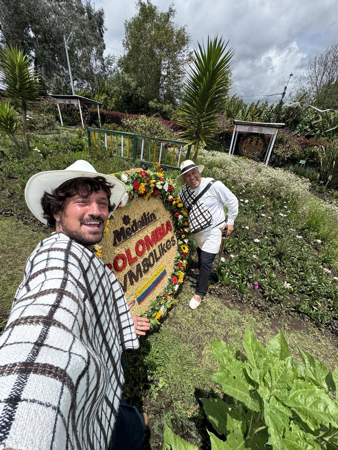 El primer episodi a Medellín, Colòmbia