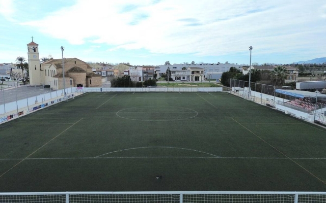 Deltebre començarà la renovació de la gespa artificial dels camps de futbol pel camp de l’Aube