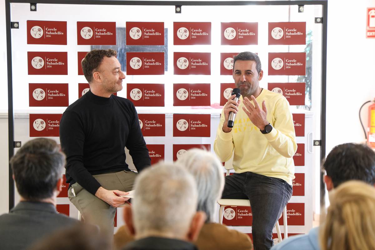 Hernández, explicant la fita