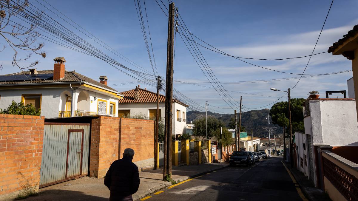 La fi dels cables aeris als carrers de Torre Baró: nou objectiu en marxa a Barcelona
