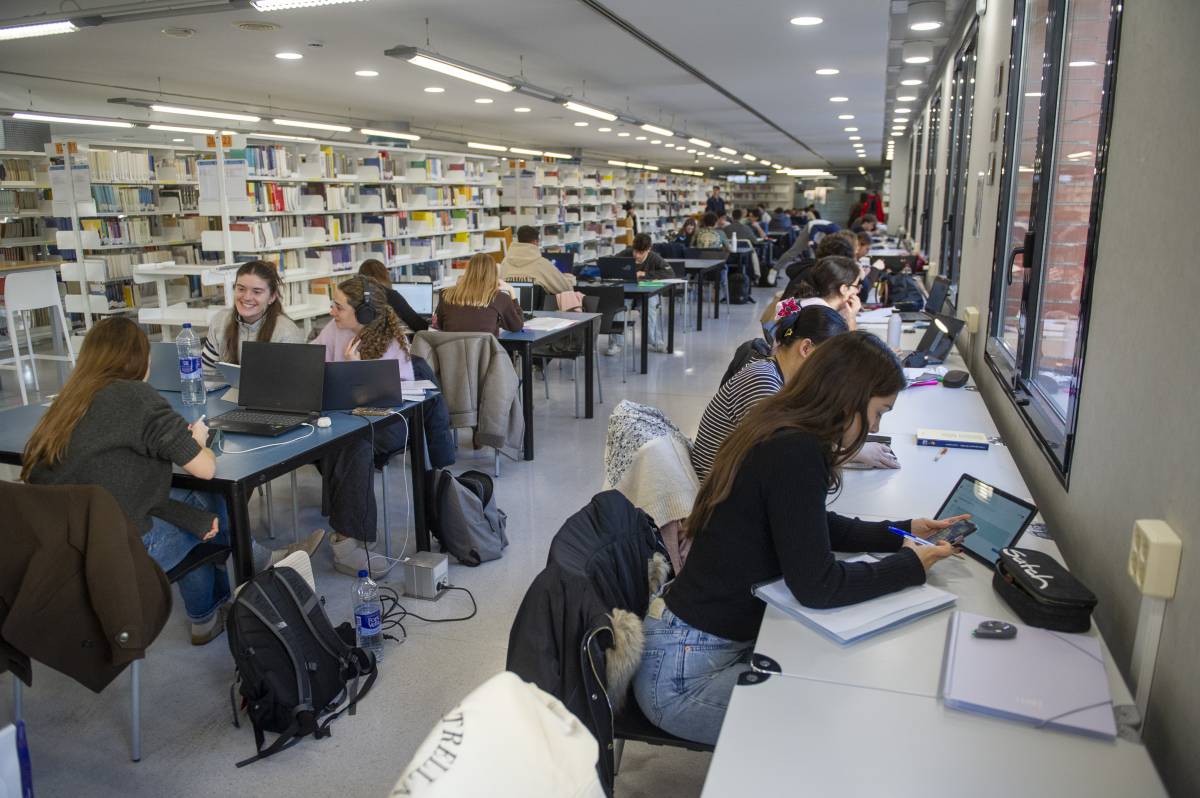 Nervis, biblioteca i cafè: comença la marató d’exàmens
